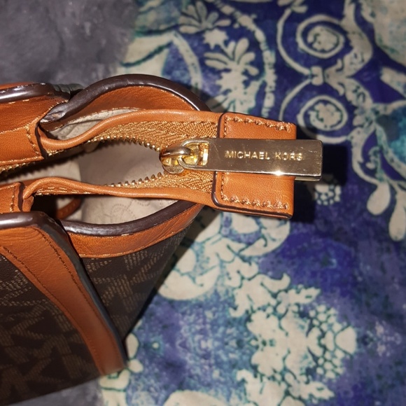 Michael Kors Bag - Picture 8 of 8